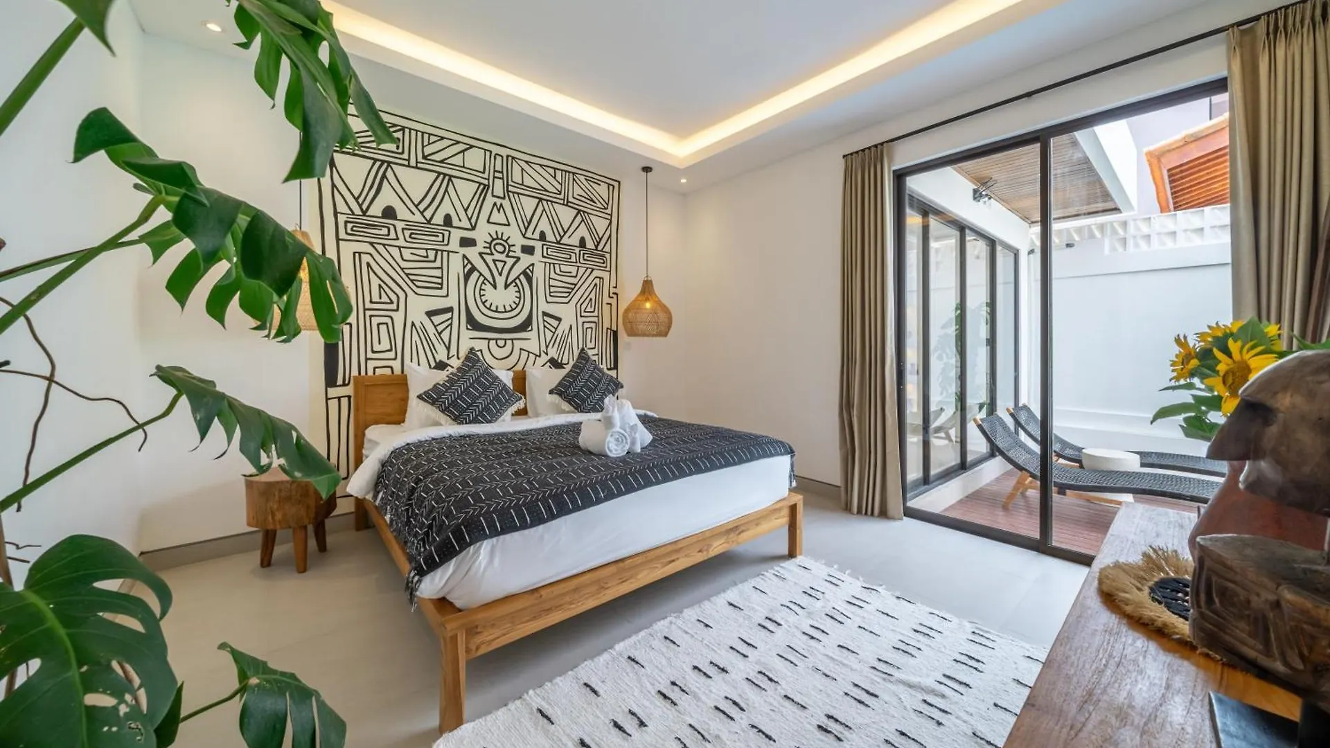Bali Best - Kept Secret - Brand New Villa With Private Pool - Steps From The Action Seminyak  Seminyak (Bali)