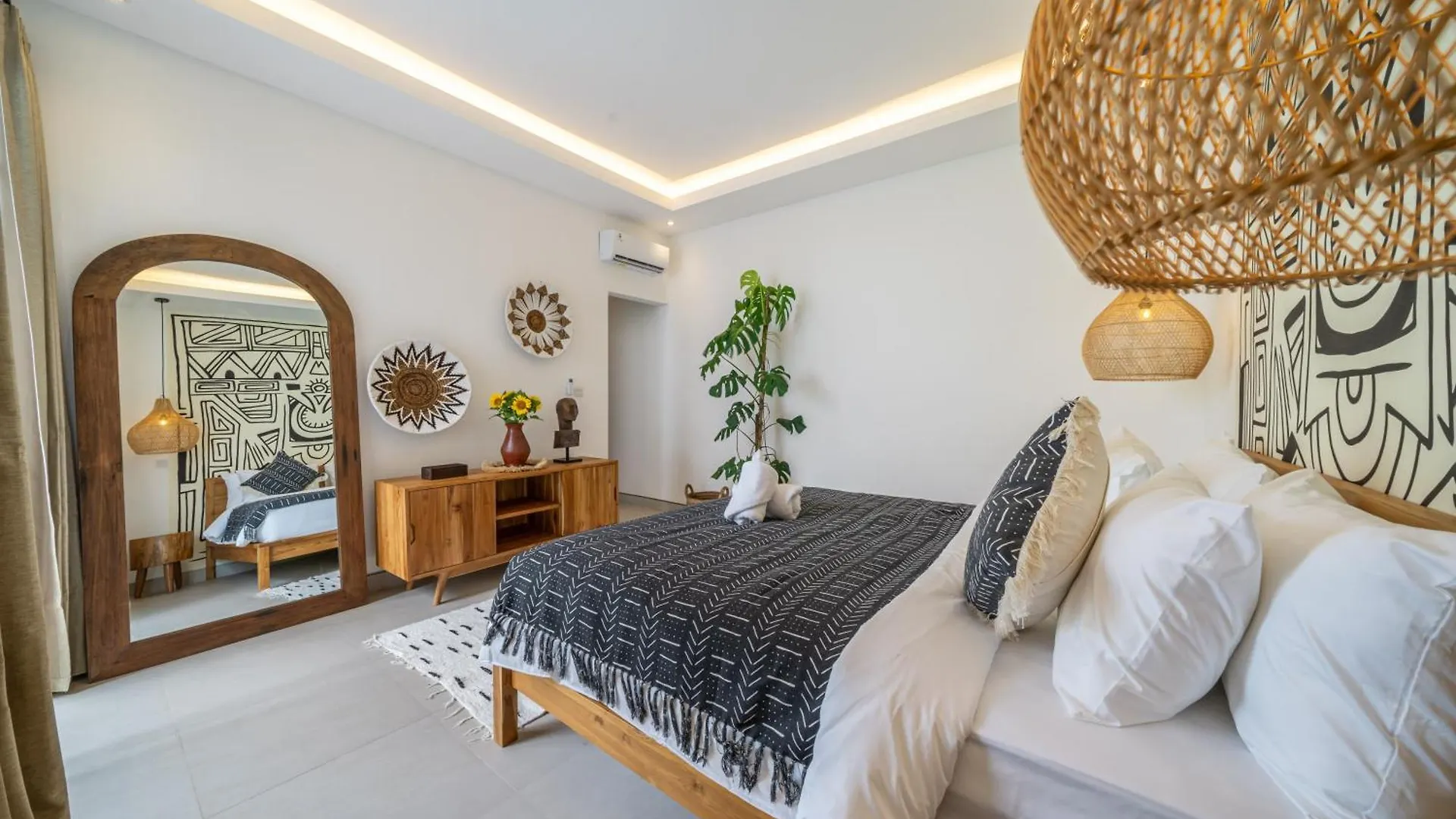 Bali Best - Kept Secret - Brand New Villa With Private Pool - Steps From The Action Seminyak  0*, Seminyak (Bali) Indonesia