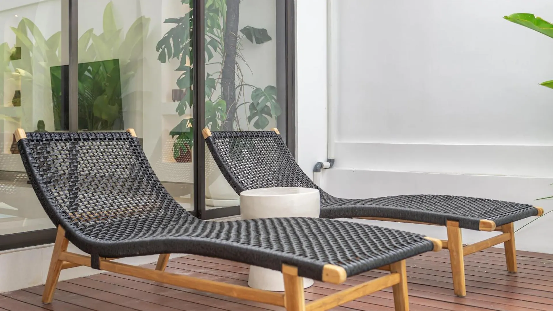 Bali Best - Kept Secret - Brand New Villa With Private Pool - Steps From The Action Seminyak   Seminyak (Bali)