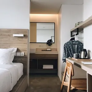 ホテル ロイズ バリ, スミニャック